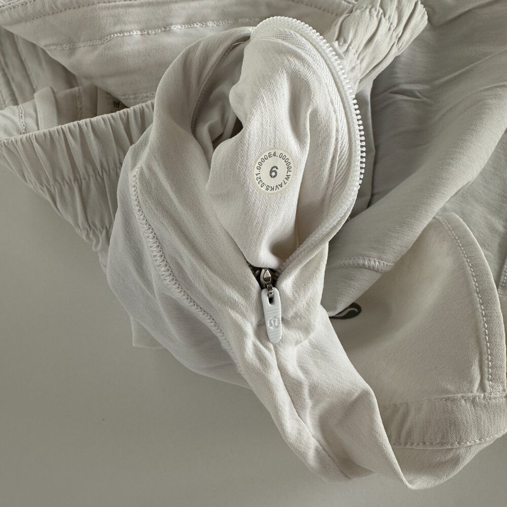Lululemon Track That Short - Midrise 5 inch - White - Picture 11 of 11